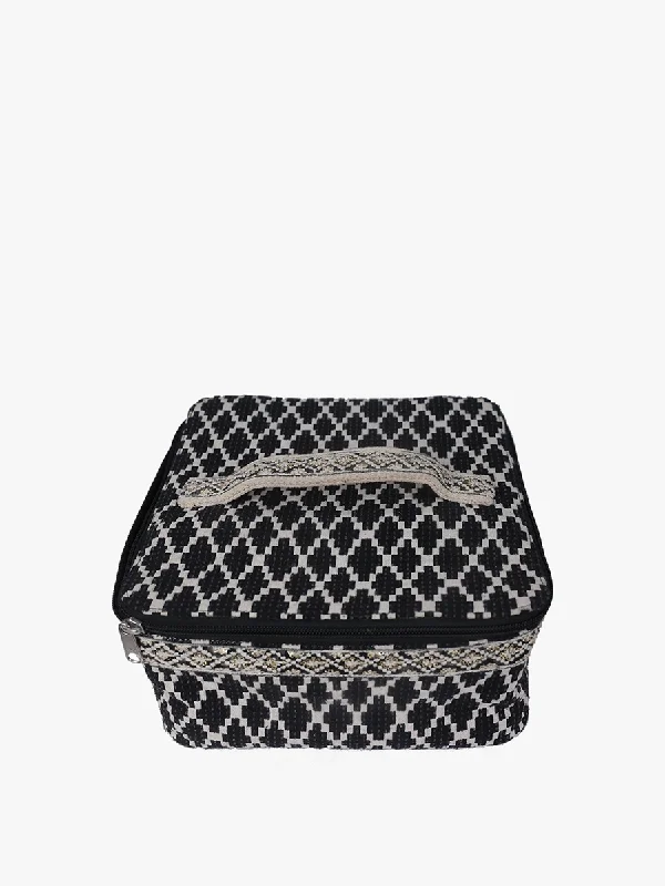 Black/Ivory