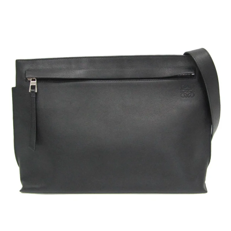 Loewe Messenger  Leather Shoulder Bag (Pre-Owned)