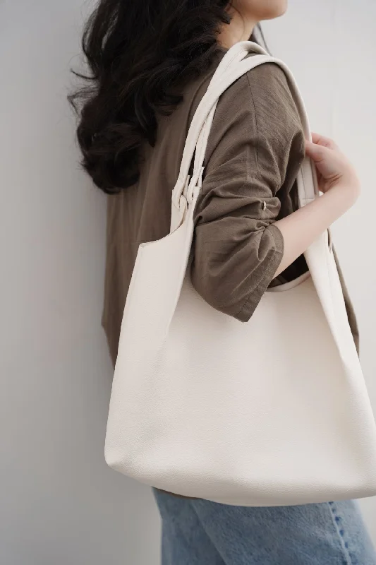 DAY OUT TOTE