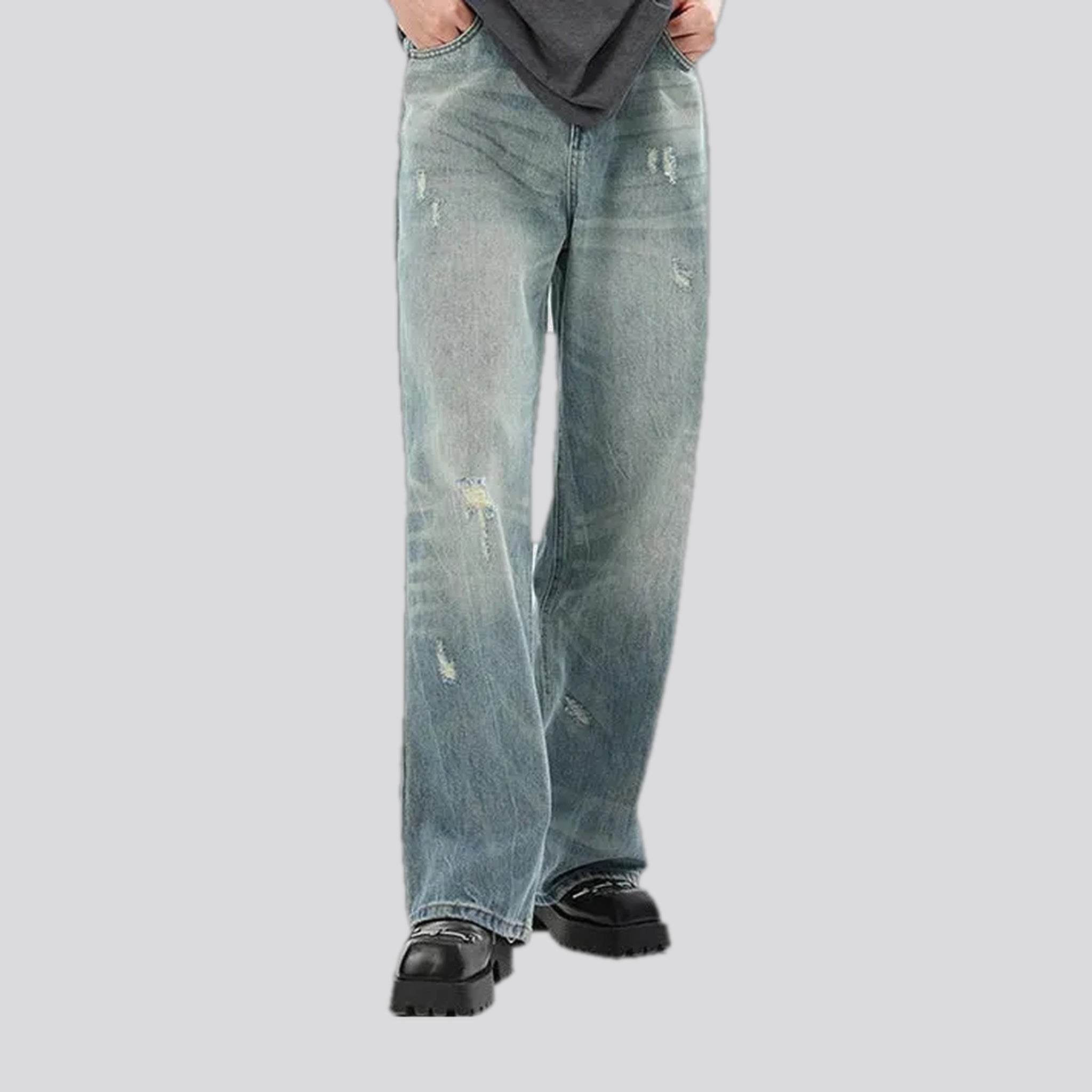 Fashionable ripped slouchy men's jeans